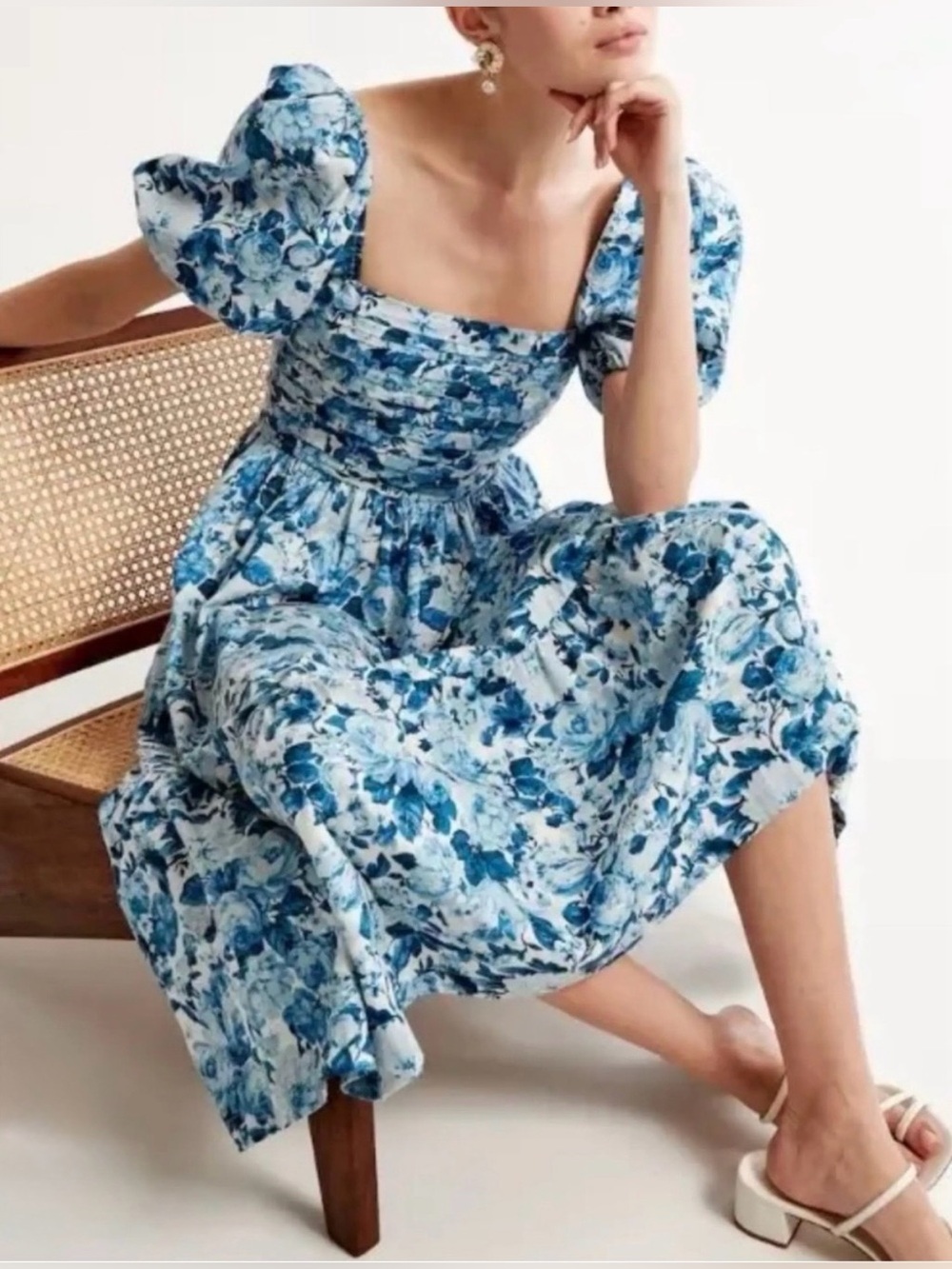 Abercrombie & Fitch Emerson
Blue Floral Midi Dress blue XL